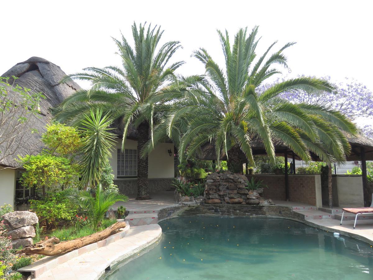 Parrot Lodge Bulawayo Exteriör bild