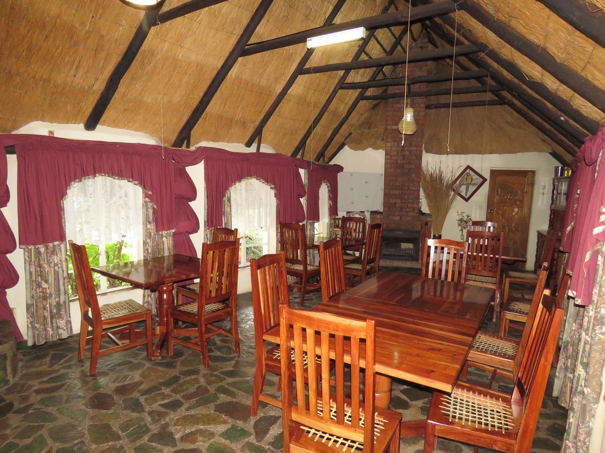 Parrot Lodge Bulawayo Exteriör bild