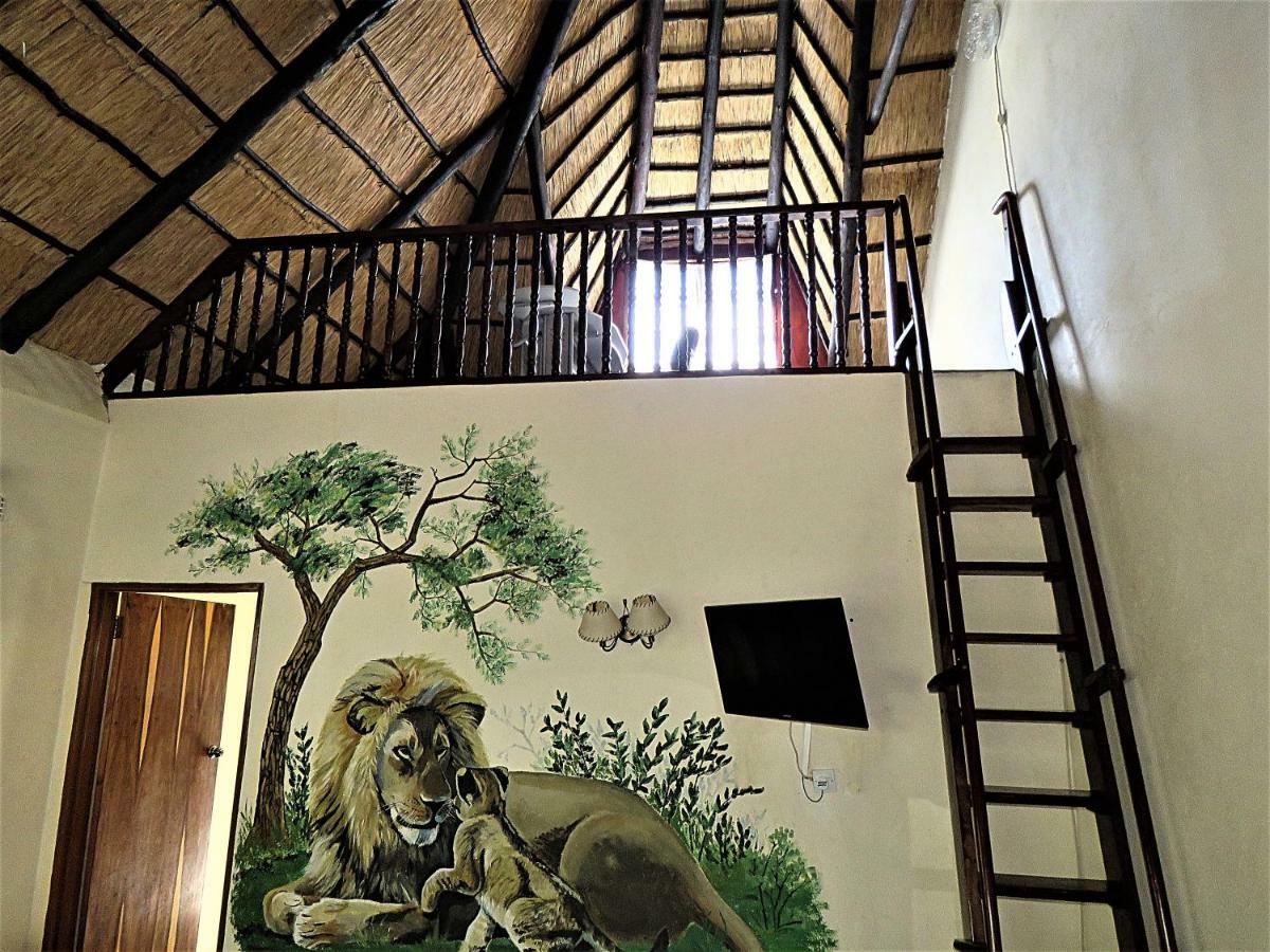 Parrot Lodge Bulawayo Exteriör bild