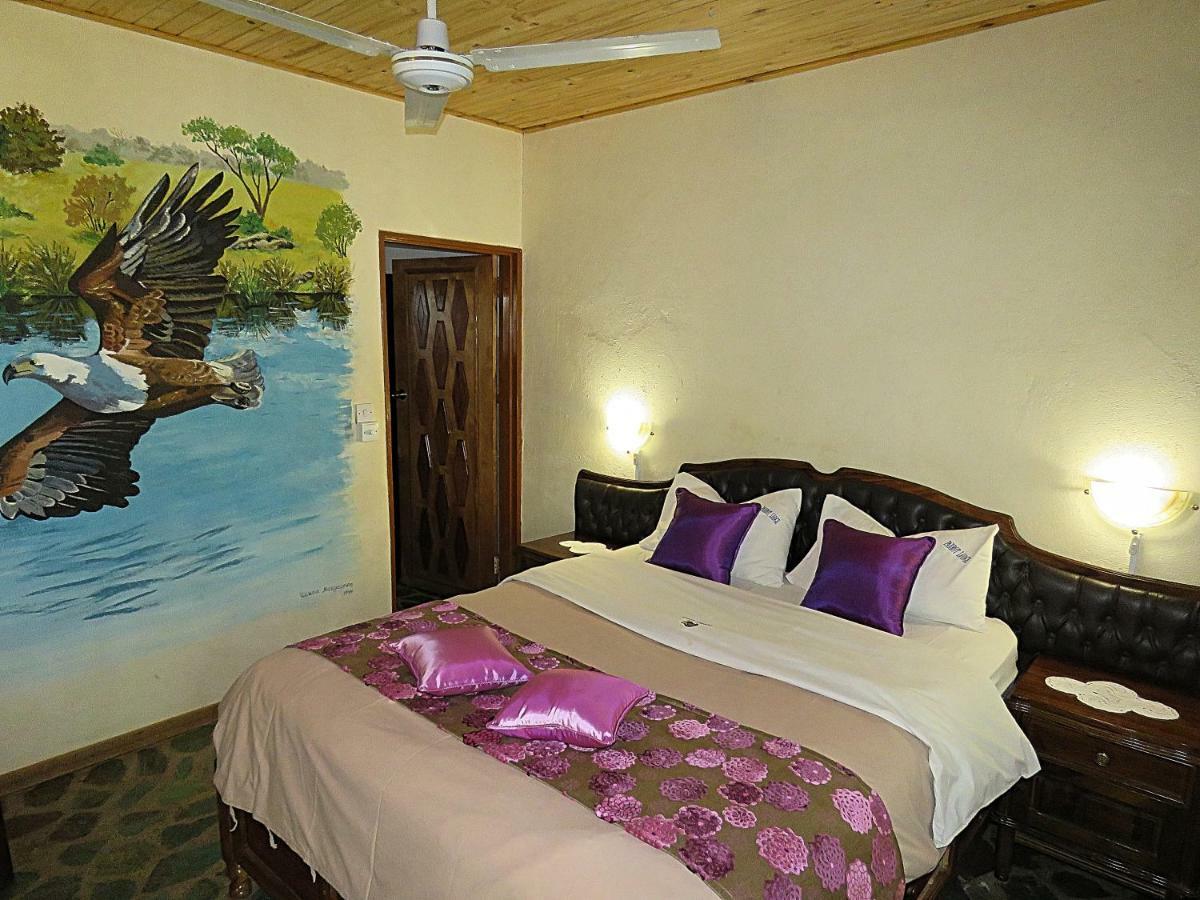 Parrot Lodge Bulawayo Exteriör bild