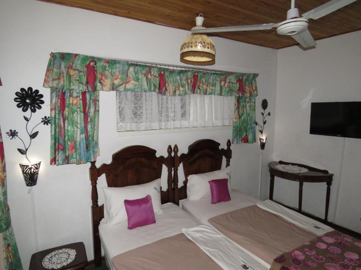Parrot Lodge Bulawayo Exteriör bild